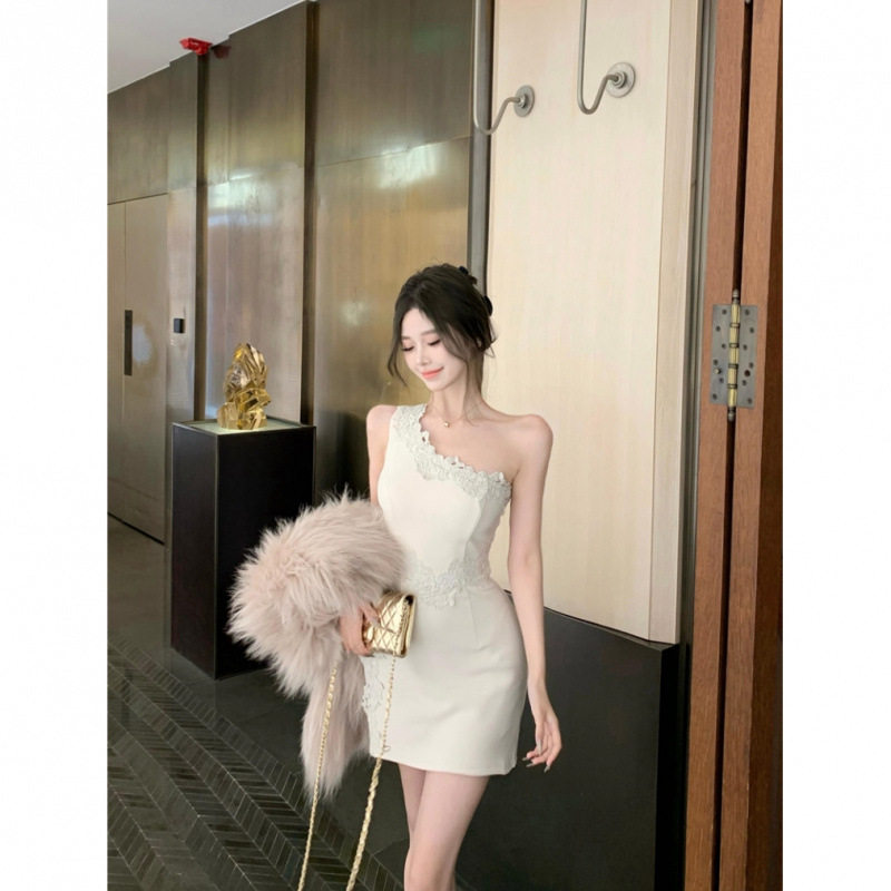 法式矜贵千金感气质仙女蕾丝拼接斜肩连衣裙女,淘宝优惠券,粉丝福利购,淘宝优惠卷