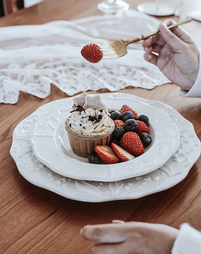 久伴铃兰花卉浮雕陶瓷餐盘中古高端精致法式甜品盘子家用蛋糕碟子,淘宝优惠券,粉丝福利购,淘宝优惠卷