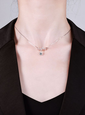 怦然心动莫桑石项链女2025轻奢通勤甜酷风心点图吊坠纯银气质满钻