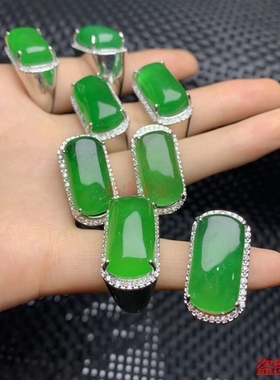 缅甸冰种18k满绿翡翠马鞍