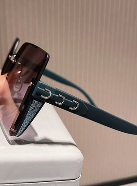 无框大方框2025新款女太阳镜大脸显瘦高级感防紫外线细闪妈妈墨镜