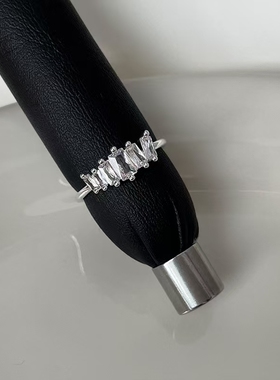 时尚简约百搭错落方糖水钻戒指日韩轻奢高级精致ins冷淡风指环戒