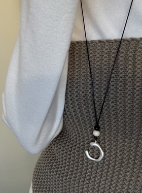 休闲不规则哑光C形金属吊坠长款项链小众设计感百搭气质毛衣链女