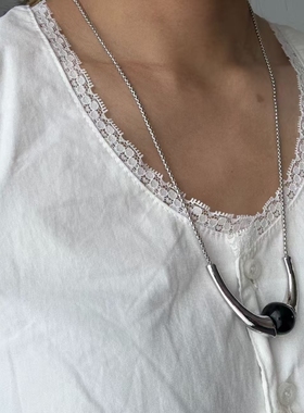 欧美风黑色圆珠玛瑙牛角形状项链女轻奢气质小众设计长款毛衣链女