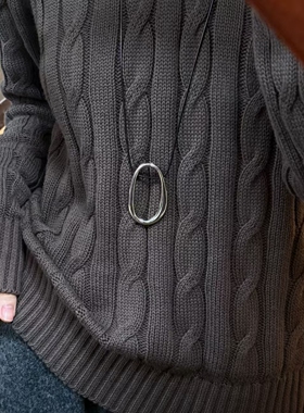 时尚休闲风银色镂空椭圆项链韩系ins感简约高级感抽拉毛衣链新款