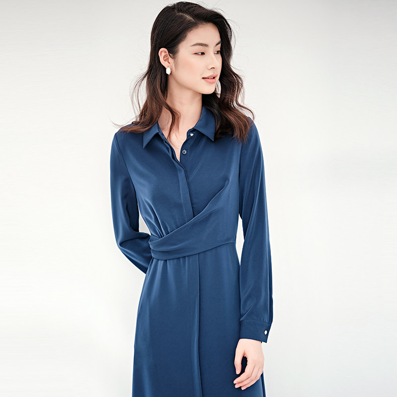 精准朔腰身蓝色秋冬配大衣连衣裙 iumi连衣裙