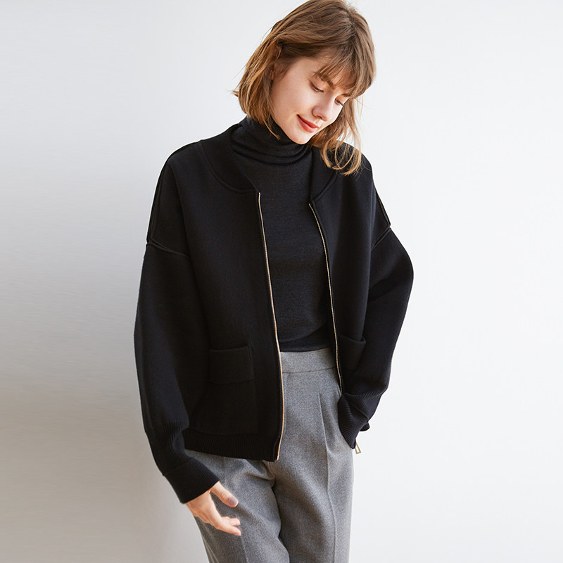 今年设计时髦高质黑色短款春秋夹克 iumi短外套