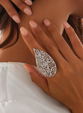 水滴形镂空叶片戒指女 2026春夏新潮个性时尚网红写真拍照配饰品