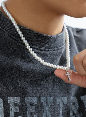 男款十字架仿珍珠项链