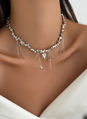 流苏桃心吊坠不规则CCB项链女 2025冬季新潮时尚设计师网红款颈链