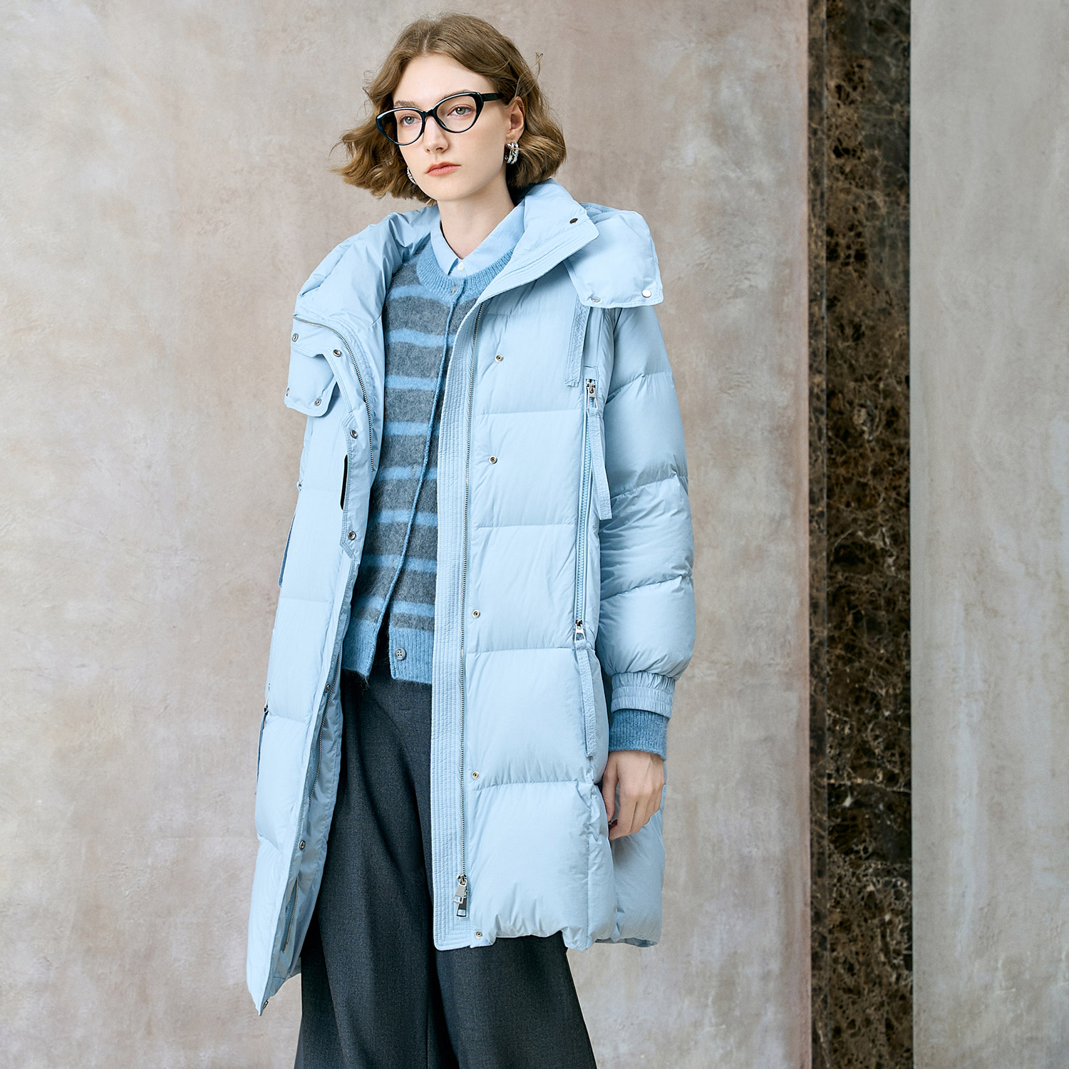 颜域蓝色中长款羽绒服女士2025新款冬季加厚锁温连帽防寒鸭绒外套 - 图0