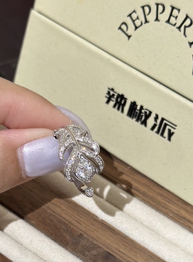 辣椒派镀白金满钻羽毛耳扣女 满钻开口戒 山茶花镶钻手链女轻奢