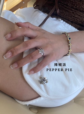 辣椒派 福利不掉色复古做旧鸢尾花戒指女 耳钉 爱心项链 开口吊坠