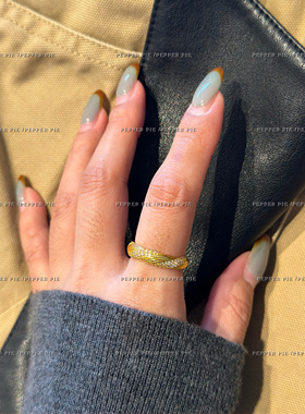 辣椒派 复古拉丝麻花戒指女 排钻开口戒黄金色 轻奢气质叠戴指环