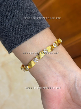 辣椒派 金色拉丝镶钻鸡蛋花缎带手链女 轻奢复古高级感表带链配饰