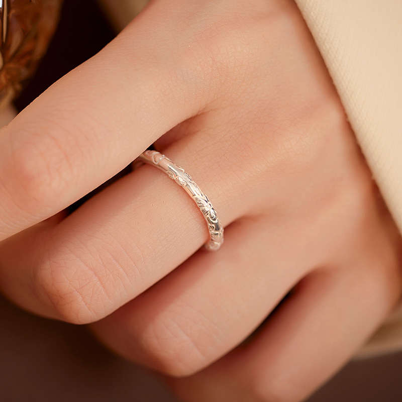 S999银古法浮雕樱花戒指复古素圈足银闭口男女食指环新爆款 - 图0