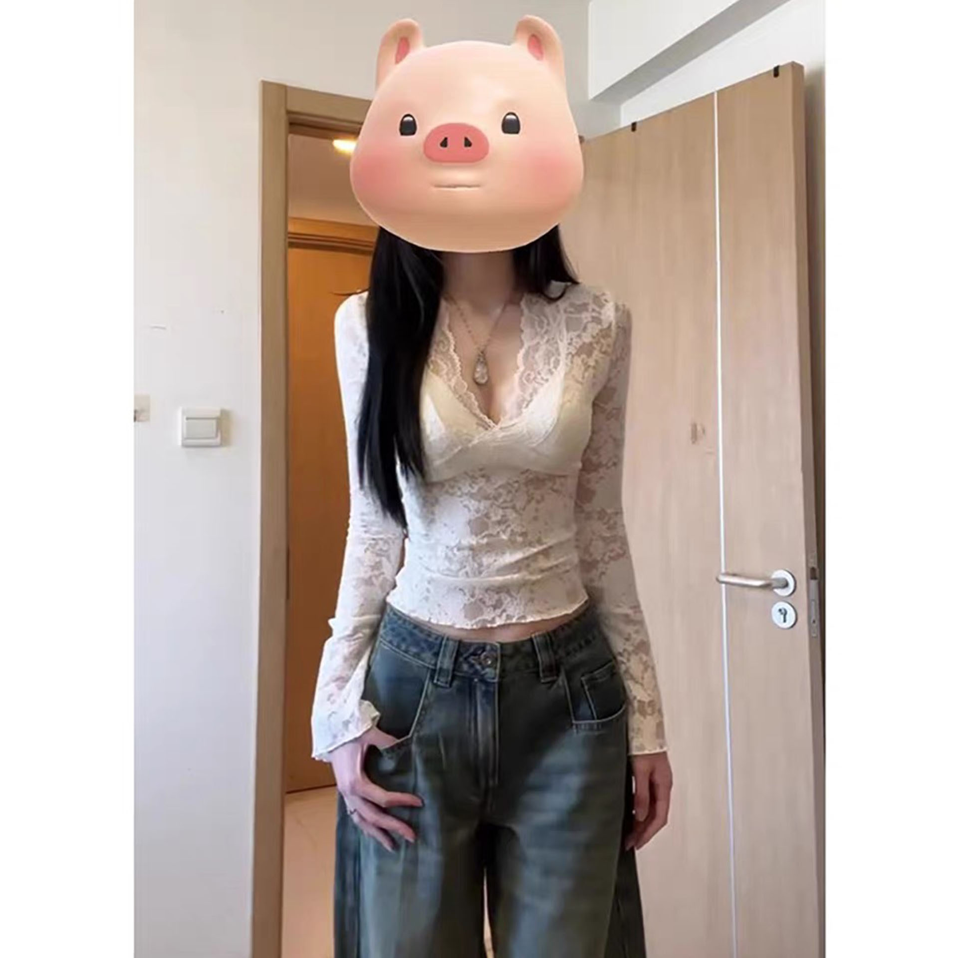 性感镂空蕾丝上衣女春秋小众甜辣v领长袖气质纯欲叠穿内搭打底衫 - 图0