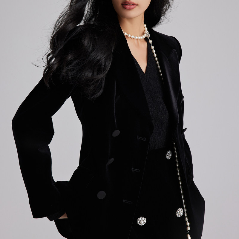 OBEG欧碧倩复古丝绒黑色西装外套女冬高级感修身正装西服10484046,淘宝优惠券,粉丝福利购,淘宝优惠卷