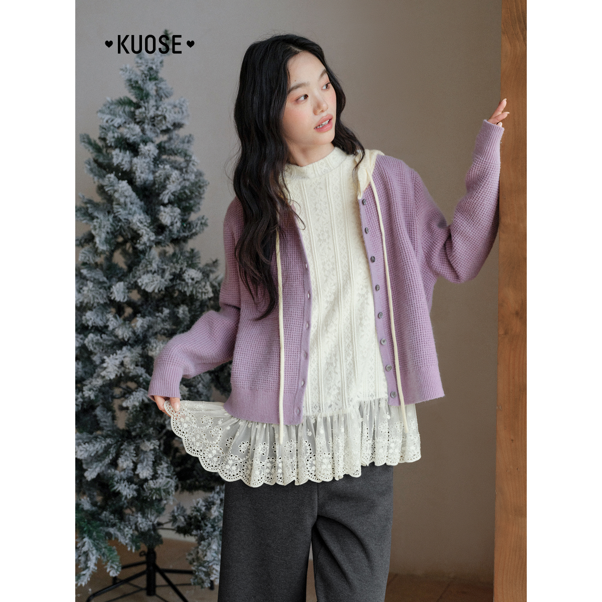 阔色米杏色蕾丝花边镂空长袖t恤女2025秋冬新款气质内搭打底上衣 - 图3