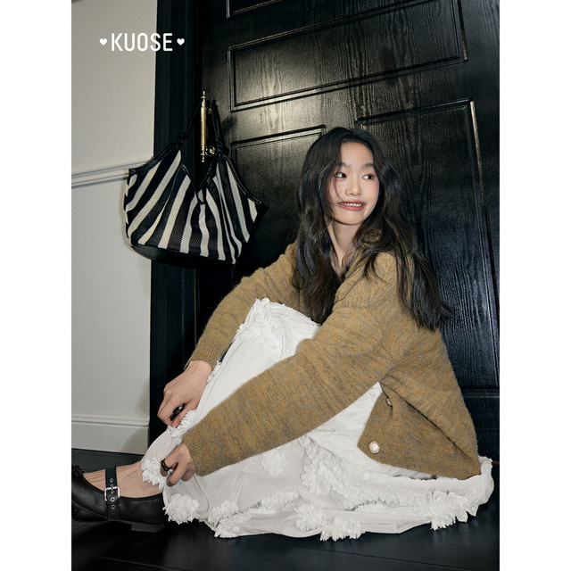 Lazy gray outer knitted cardigan sweater