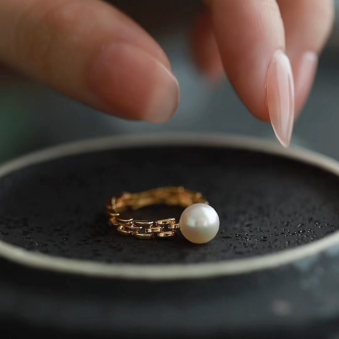 Natural freshwater pearl ring women's single pearl temperament light luxury high-end index finger ring
