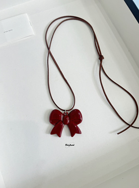 安哥拉红蝴蝶结麂皮绳秋冬毛衣项链复古挂件高级感吊坠卫衣配饰品