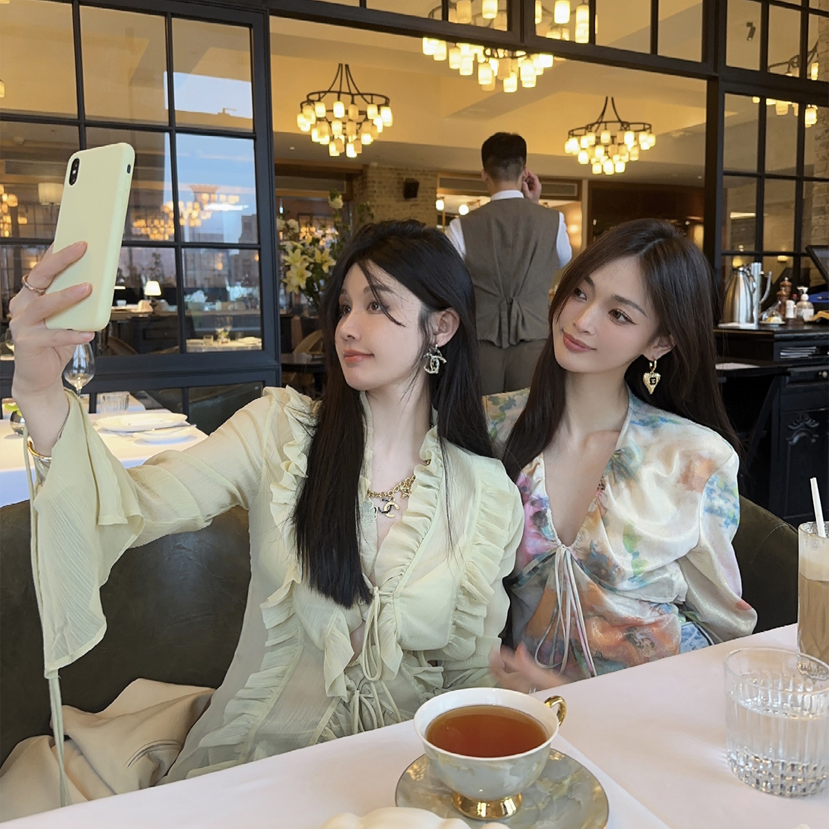 【IUIU ONLINE 】缪斯花语晕染印花抽绳衬衣 - 图1