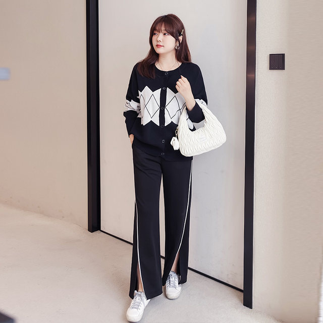 Thin and fat mm plus size women's knitted cardigan rhombus temperament loose sweater jacket 2024 autumn and winter new style