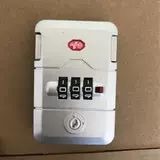 Универсальный чемодан, замок, аксессуары