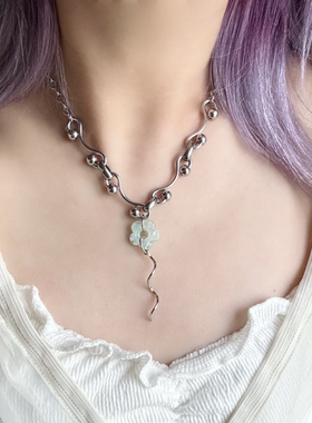 日韩系ins风琉璃绿花朵螺旋拼接项链小众y2k复古简约百搭锁骨链