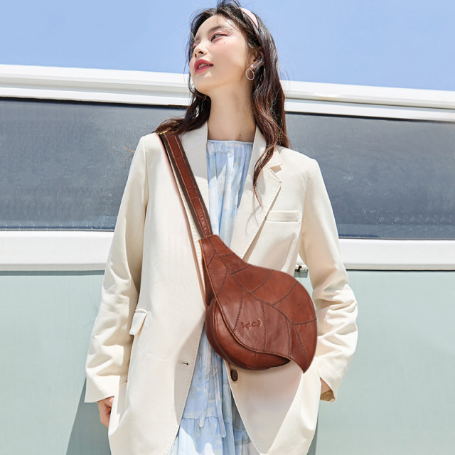 Women's Retro Premium Niche Leather Crossbody Bag