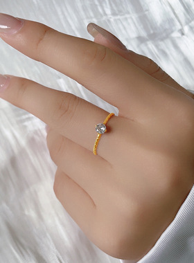 高级感韩版轻奢迷你小钻戒指女小众设计新款满天星钛钢镀金指环