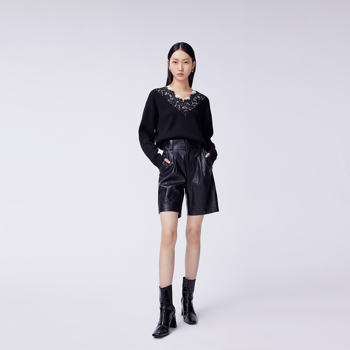 LILY官方旗舰店LILY秋新款女装复古蕾丝V领套头针织衫黑色宽松长袖毛衣外套1