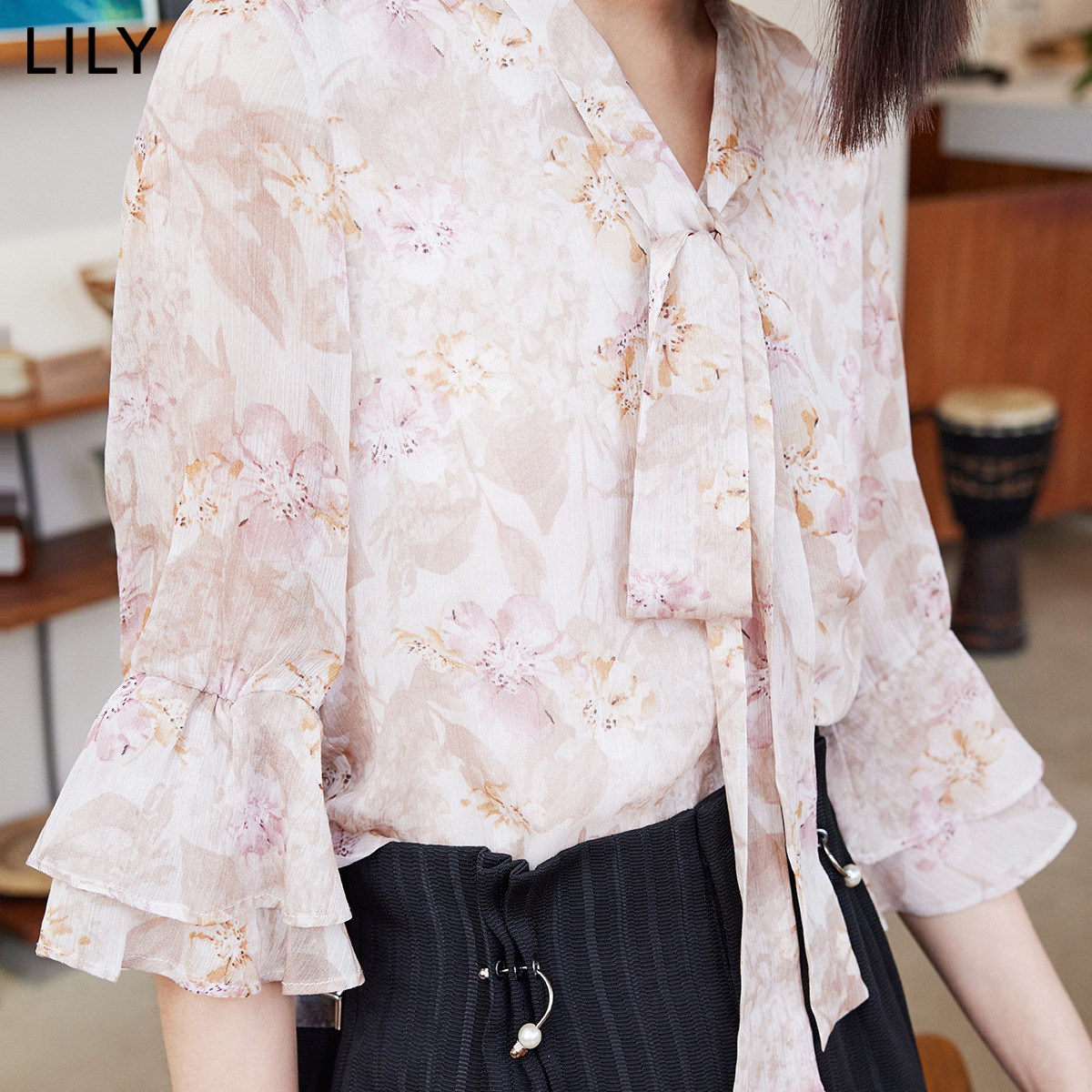  LILY蕾丝衫/雪纺衫