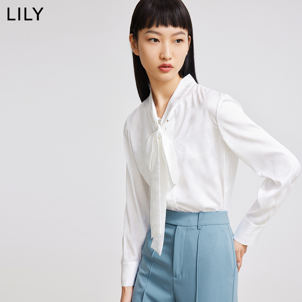 LILY官方旗舰店LILY2022春新款女装蝴蝶结法式小上衣通勤长袖内搭白色雪纺衬衫0