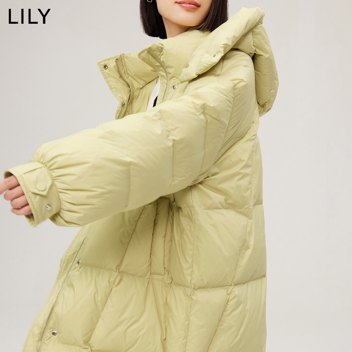 LILY2022冬新款女装休闲时尚气质纯色通勤宽松保暖连帽羽绒服外套-图2