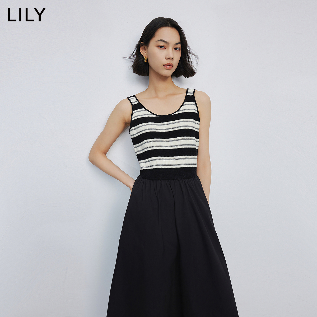 LILY2024春新款女装复古拼接条纹时尚通勤款优雅针织连衣裙小黑裙 - 图3