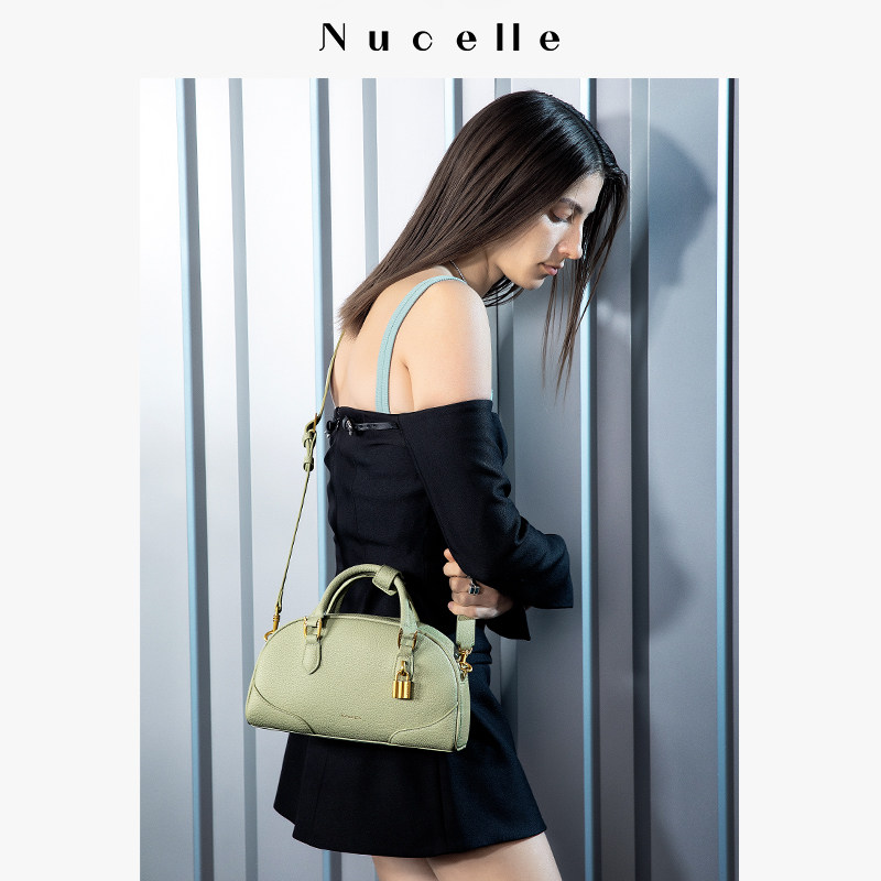 nu纽芝兰2023春季新款高级感枕头包 纽芝兰箱包女士包袋