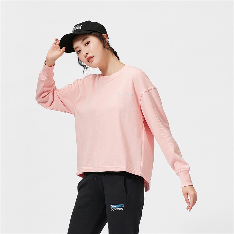 New Balance NB正品奥莱女款后摆开叉运动休闲圆领卫衣套头衫-图0