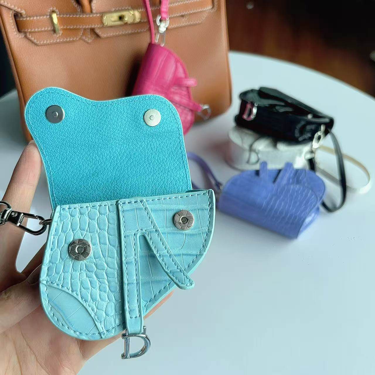 新款迷你马鞍包创意零钱包时尚耳机包汽车挂饰包挂件盲盒对对碰女,淘宝优惠券,粉丝福利购,淘宝优惠卷