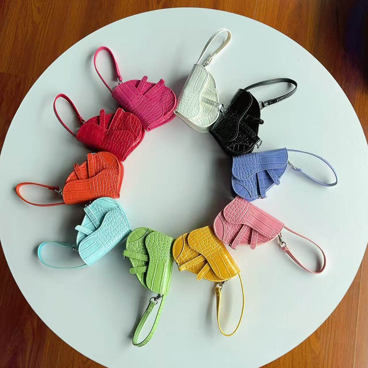 新款迷你马鞍包创意零钱包时尚耳机包汽车挂饰包挂件盲盒对对碰女,淘宝优惠券,粉丝福利购,淘宝优惠卷