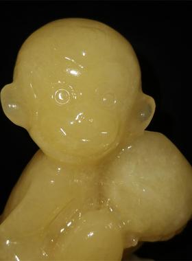 中式桌面天然米黄玉石招财猴摆件