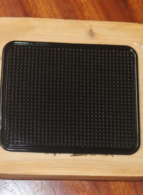 外接太阳能板德田防滑汽车摆件