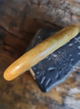 苗乡银绣坊中国风孤品纯手工老黄翡翠镯子足银凤凰包银闭口手镯