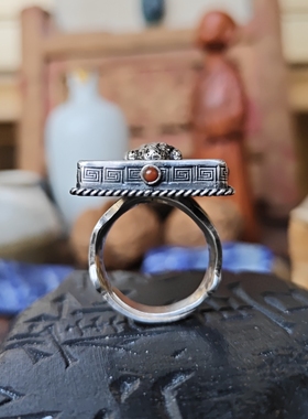 苗乡银绣坊中国风纯手工原创孤品老翡翠荷包扣镶螭龙足银活口戒指