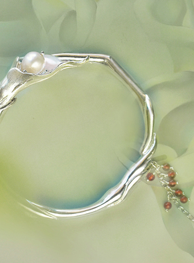 上觉中国风银石榴石马蹄莲手镯