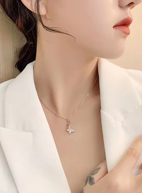 苟否森系玫瑰金蝴蝶吊坠项链