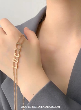 女lucky英文字母项链短款颈带