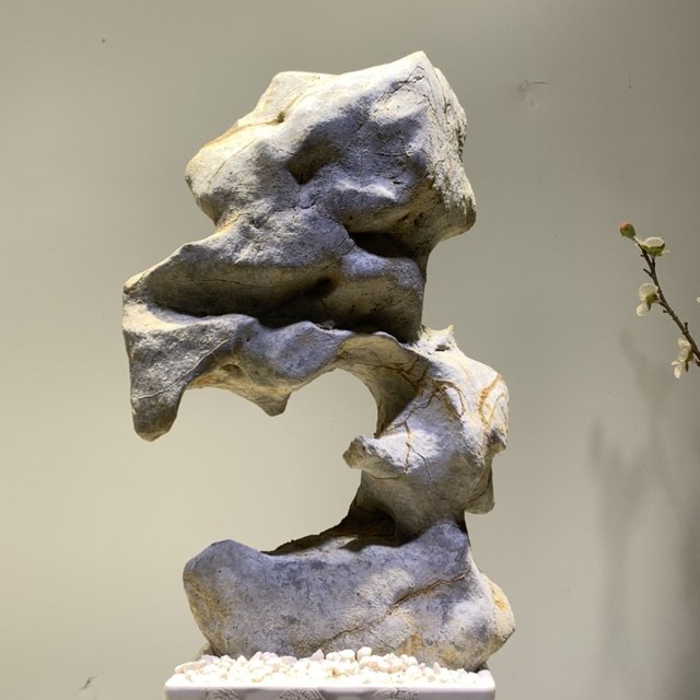 Natural stone Taihu stone original stone ornaments fish tank landscaping rockery landscape stone bonsai attached stone ornamental stone Lingbi stone