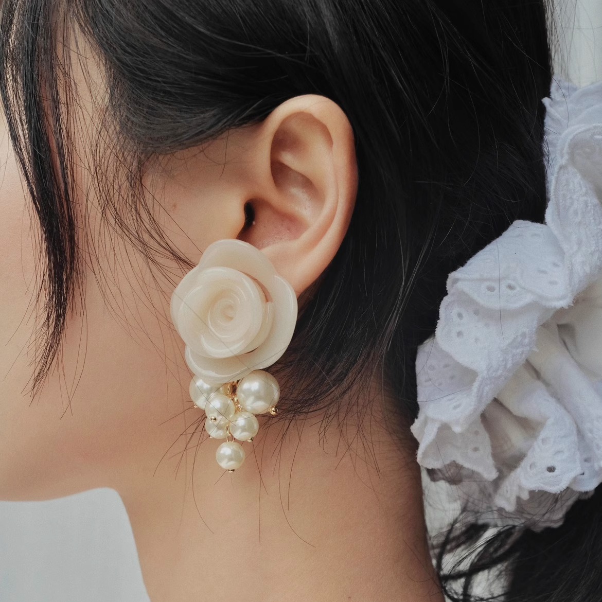 BOMBCACA珍珠系列 早间玫瑰 原创立体仿珍珠玫瑰早春新款旅游耳环